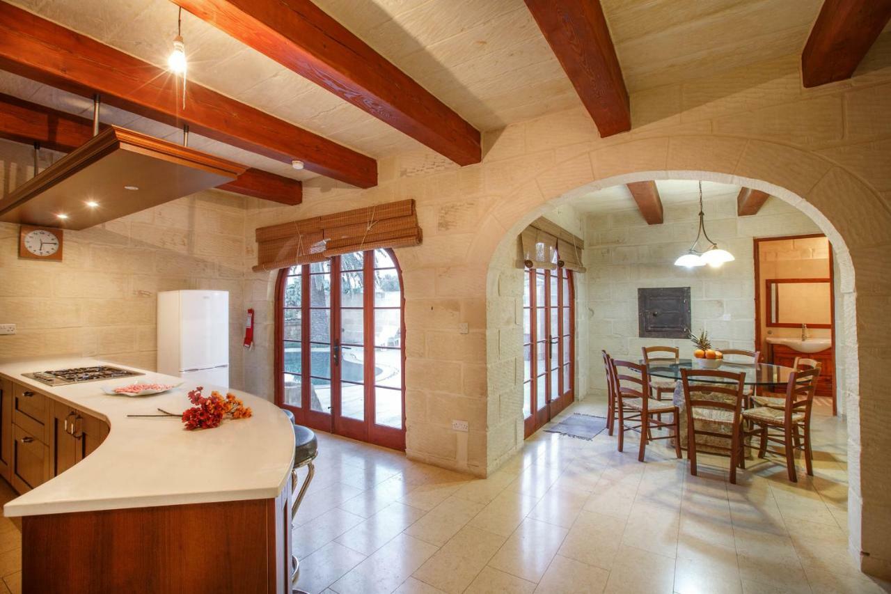 Il-Palma Holiday Farmhouse With Sunny Private Pool In Island Of Gozo Għarb Esterno foto