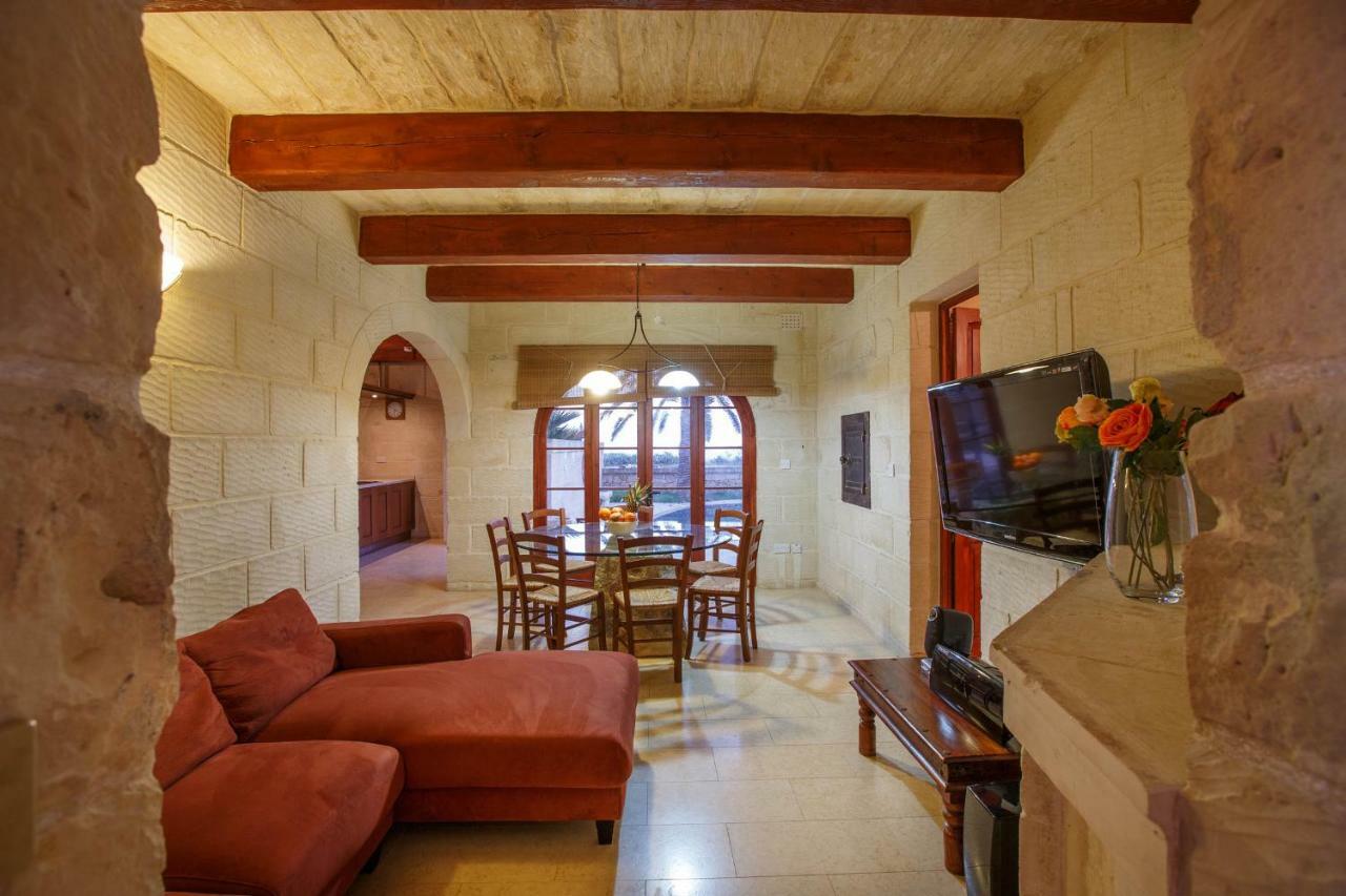 Il-Palma Holiday Farmhouse With Sunny Private Pool In Island Of Gozo Għarb Esterno foto