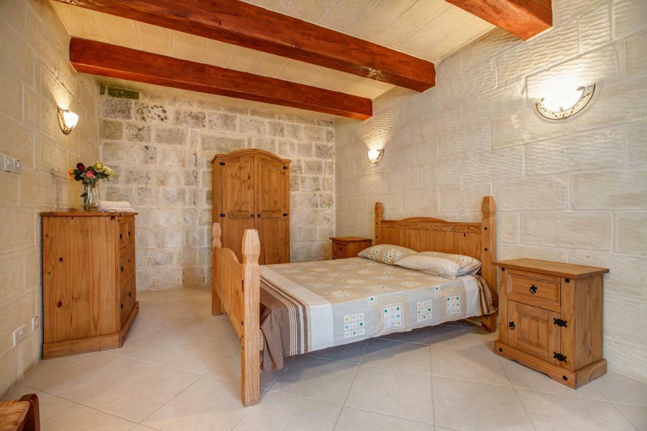 Il-Palma Holiday Farmhouse With Sunny Private Pool In Island Of Gozo Għarb Esterno foto